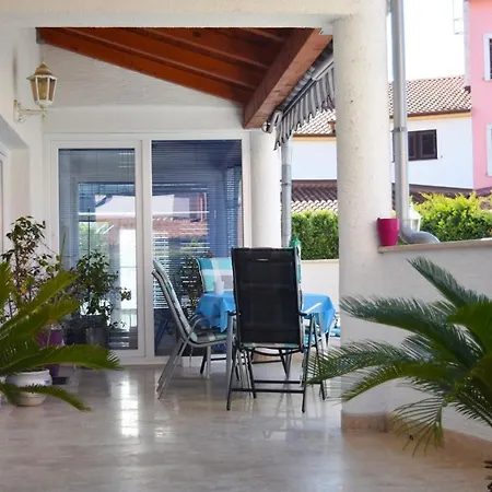 Apartman Ella Appartement *